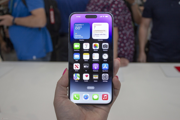 Thiết kế iPhone 14 Pro Max tinh tế và sang trọng nhưng khá nặng